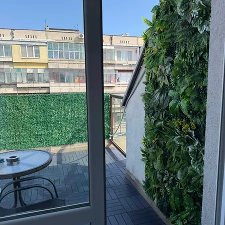 Iva's Cozy Loft Апартамент *