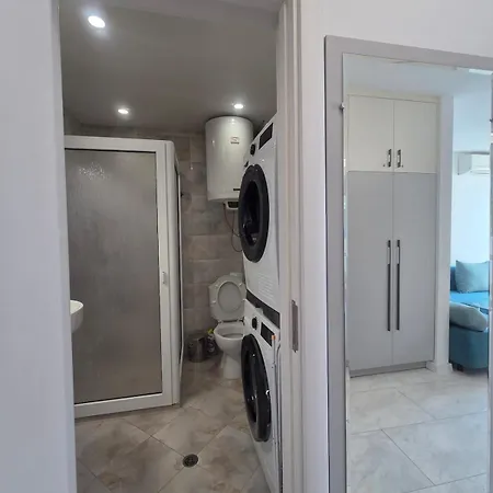 Iva's Cozy Loft דירה